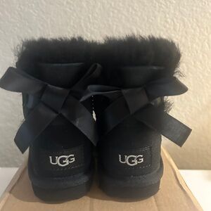 Ugg Bailey bow
